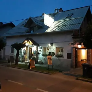  Hostel Piero Slowenien